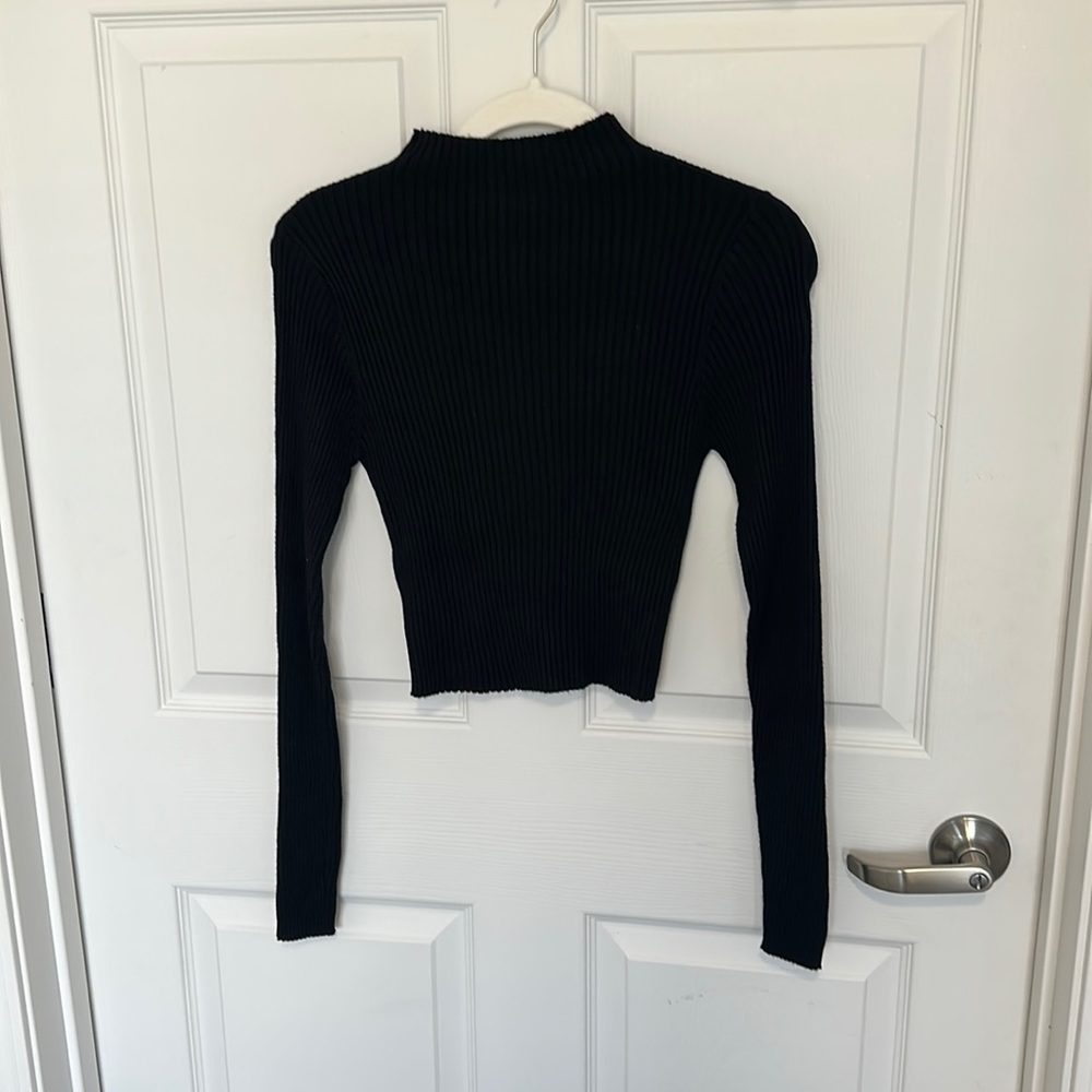 black long sleeve sweater